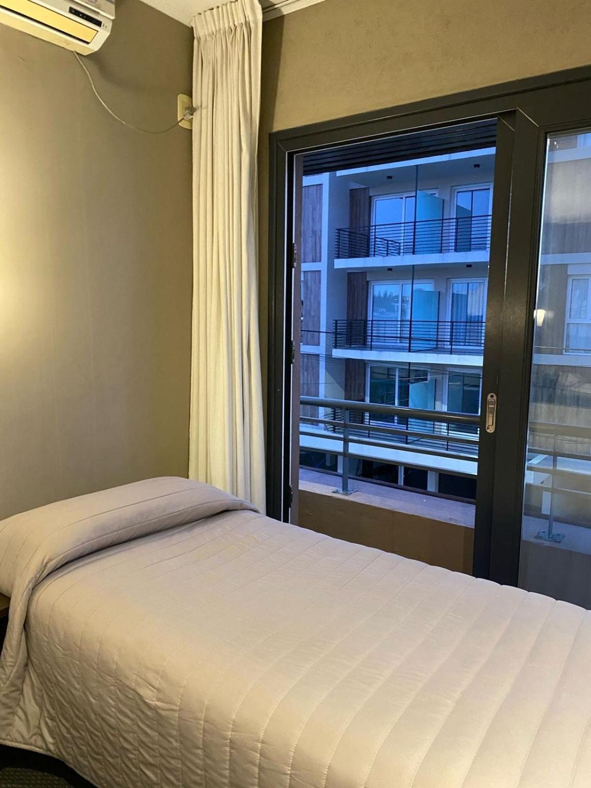 Hotel Aires De Тандил Экстерьер фото