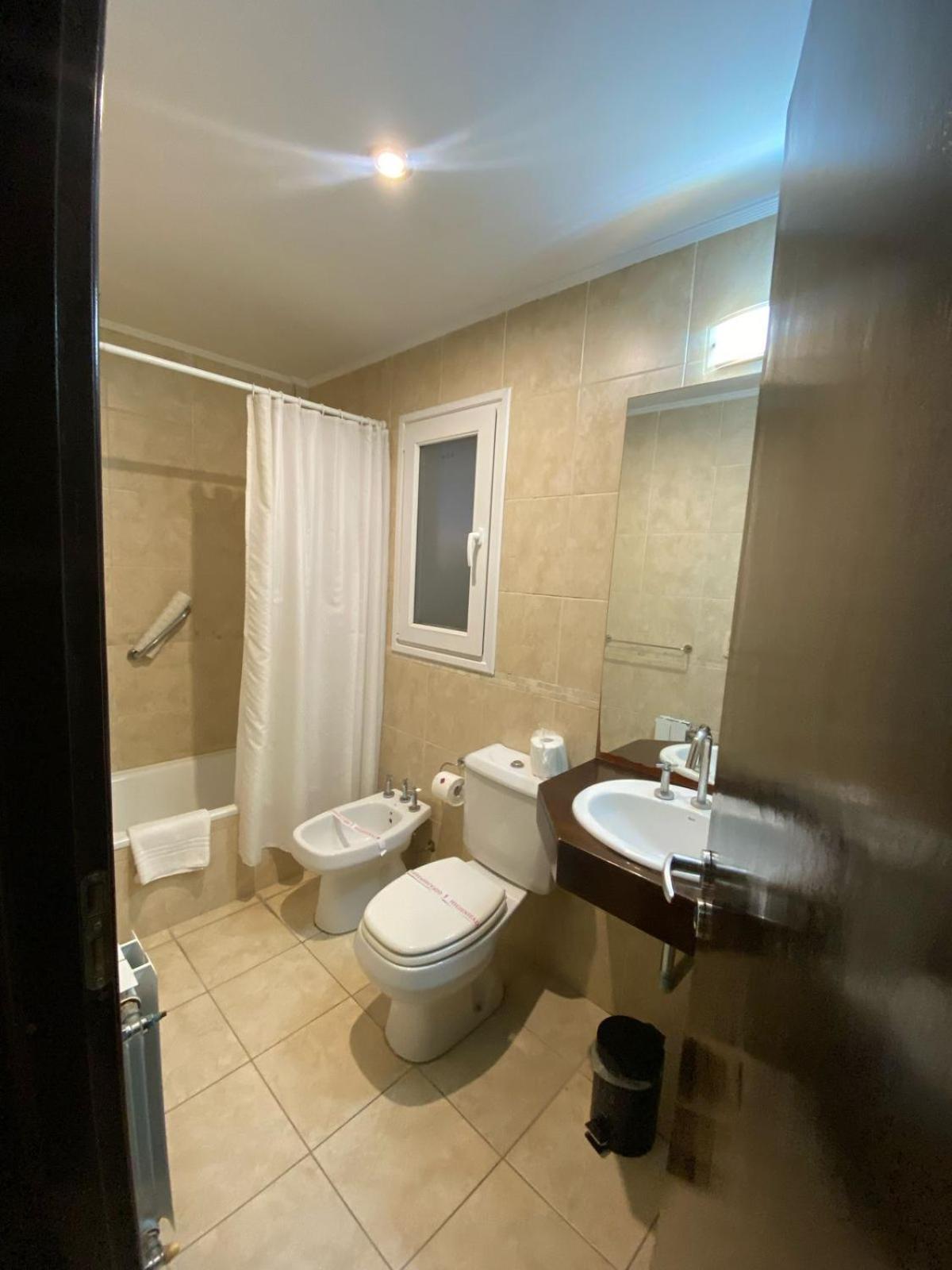 Hotel Aires De Тандил Экстерьер фото