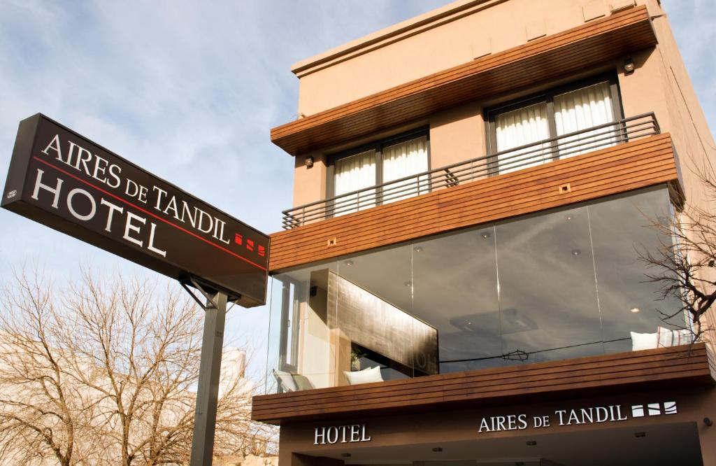 Hotel Aires De Тандил Экстерьер фото